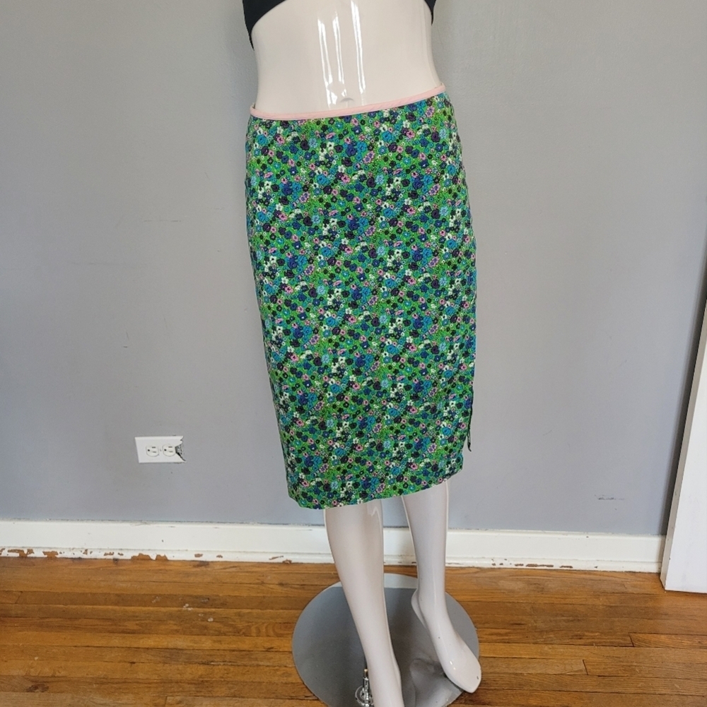 Noticeable Green Ditsy Floral Skirt, VGUC, Size 4